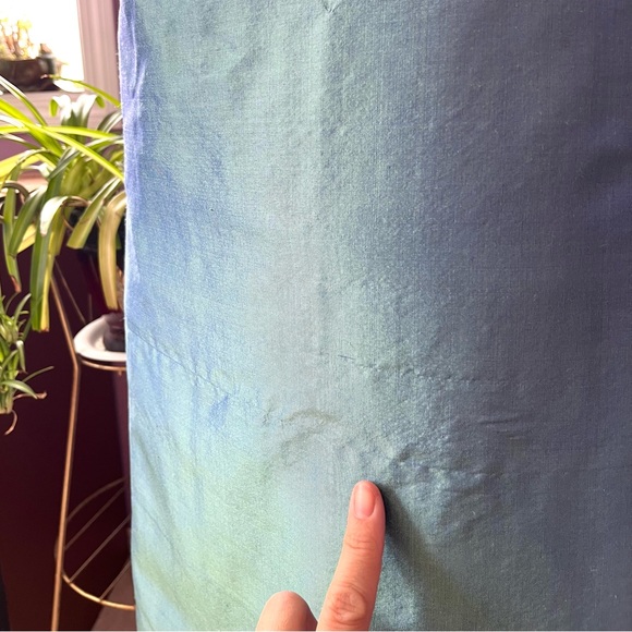 Vintage Iridescent light blue sleeveless keyhole qipao with back slit - Picture 9 of 11